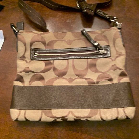 Very nice coach purse - Picture 2 of 6